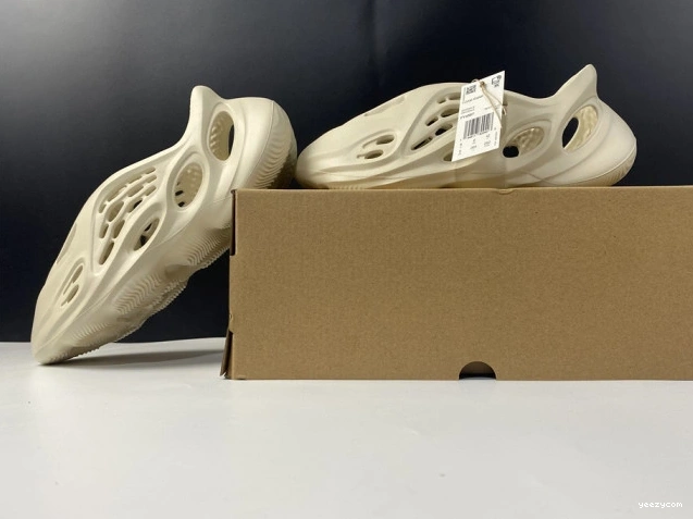 Adidas RNNR FY4567 Sand Foam Yeezy 0825